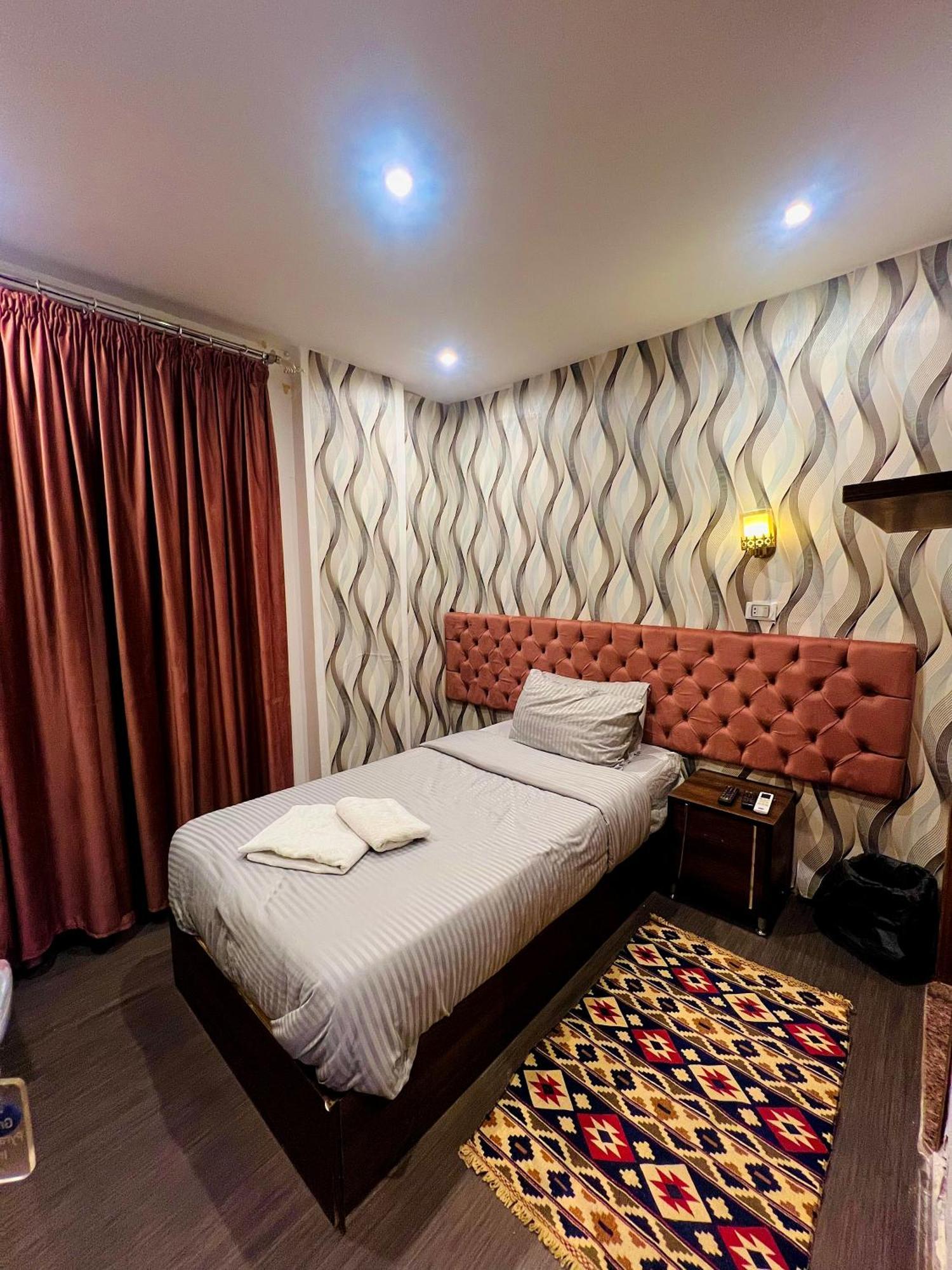 Grand Pyramids Inn Kafret el-Gabal المظهر الخارجي الصورة